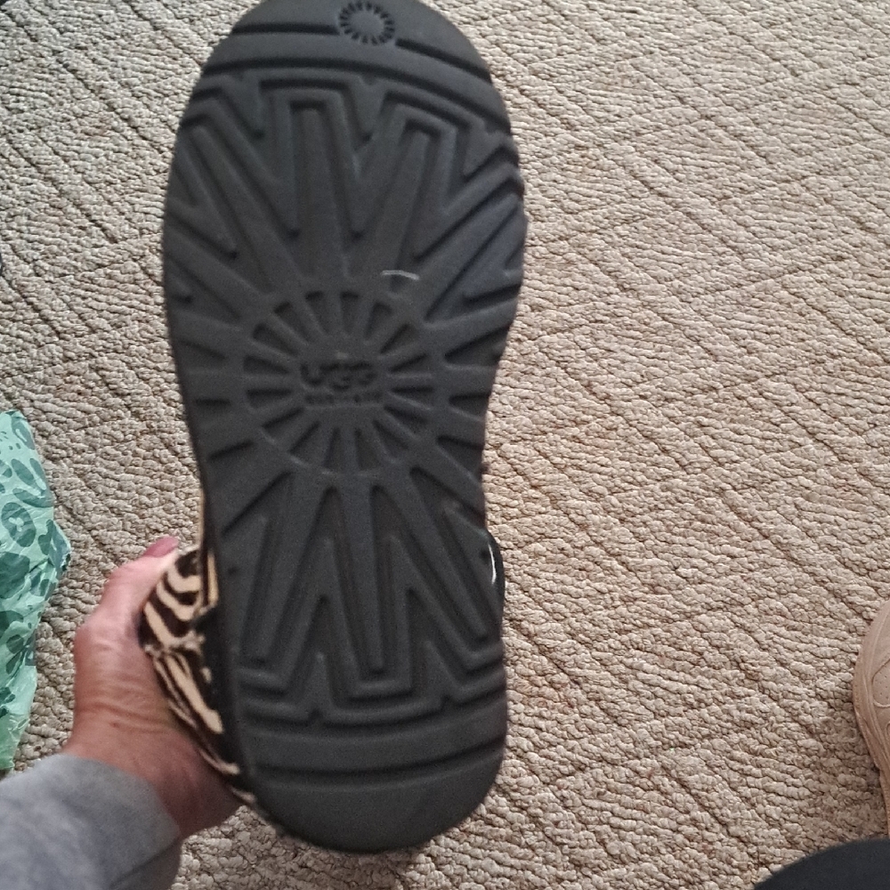 UGG Black and White Animal Print Boots. Brand New Never Wore - Picture 3 of 4
